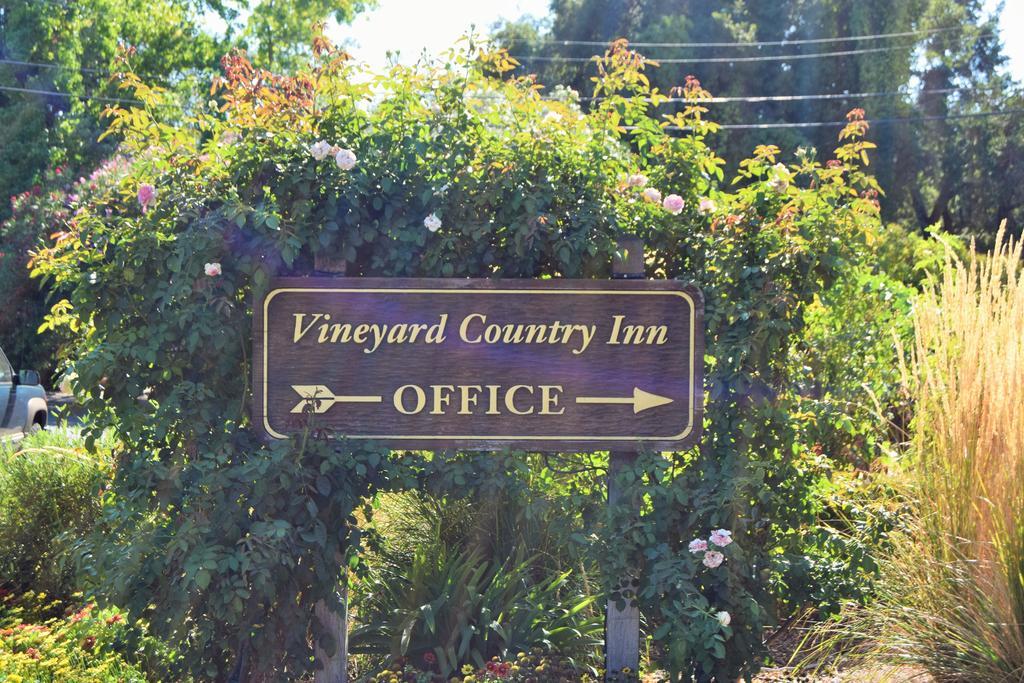 Vineyard Country Inn St. Helena Exterior photo